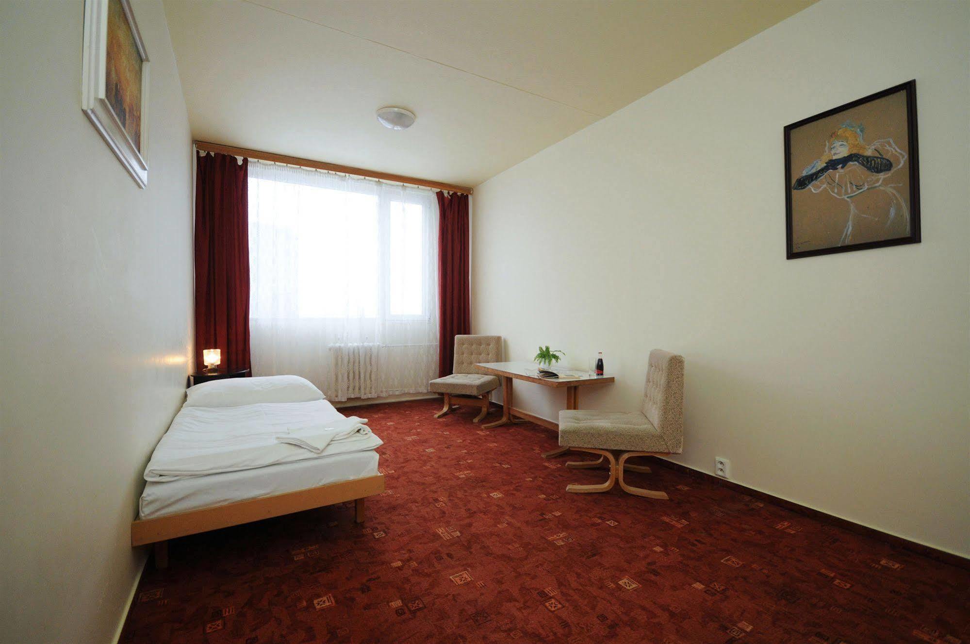 Hotel Easy Star à Prague Extérieur photo