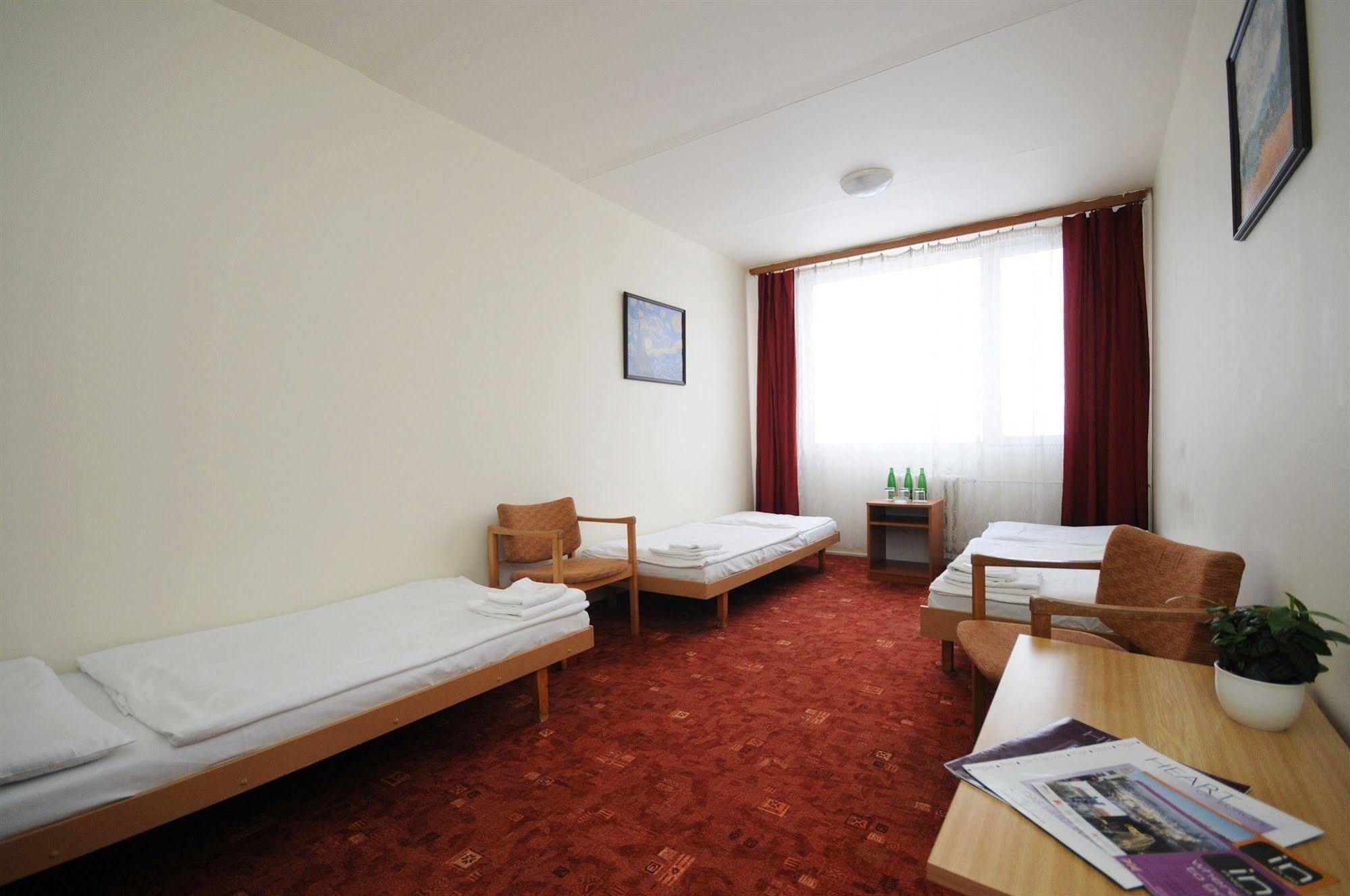 Hotel Easy Star à Prague Extérieur photo